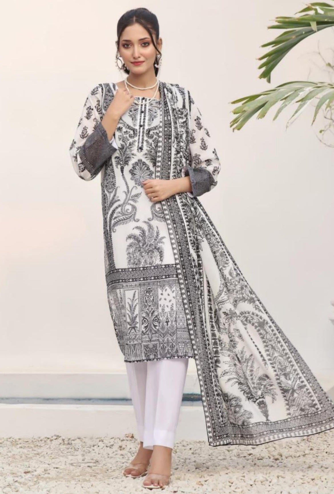 Monochrome - Maryam's Summer Black & White Luxury Prints - AB-04-24