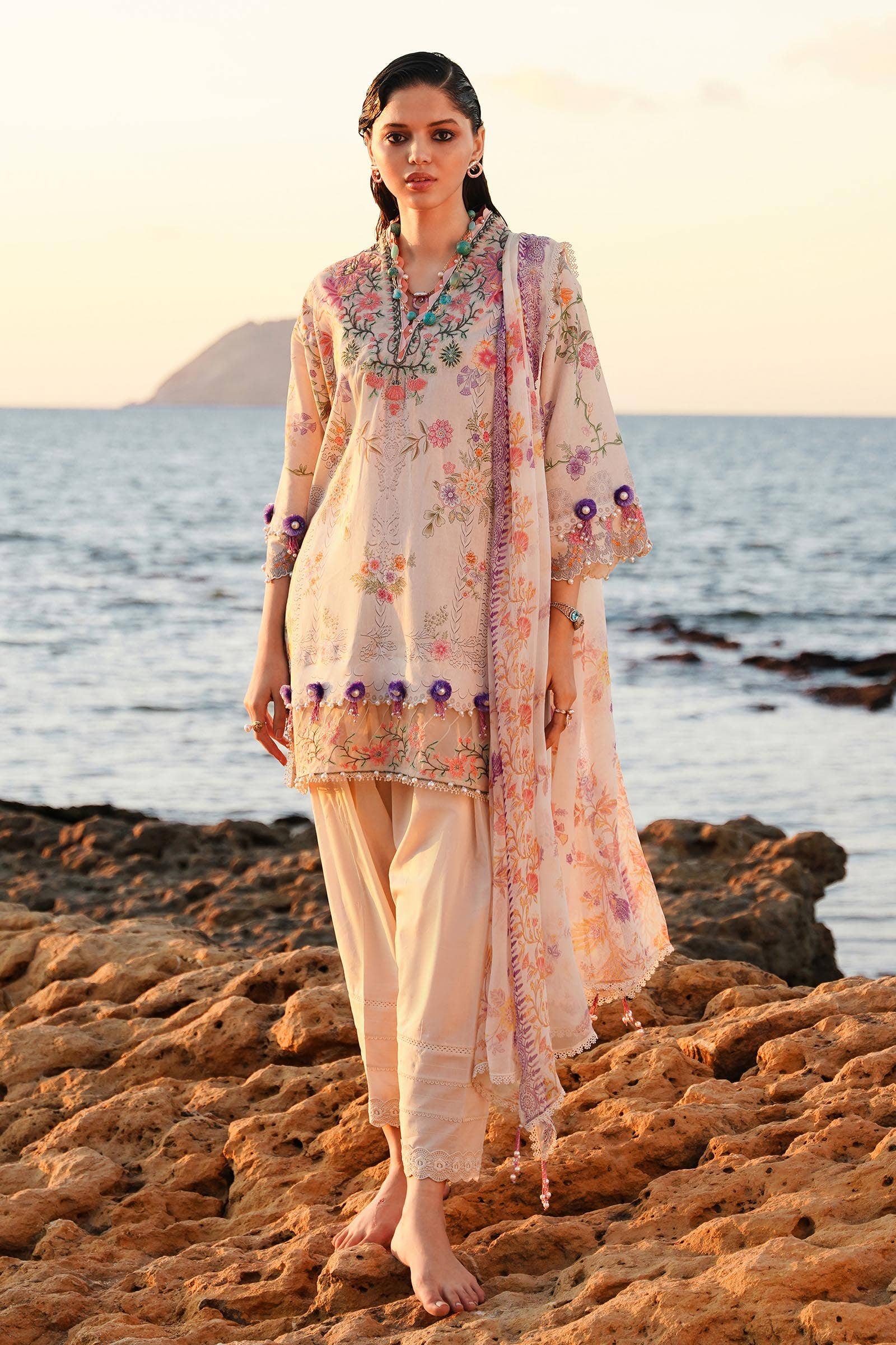 Sana Safinaz Luxury Muzlin Embroidered Lawn - 8A