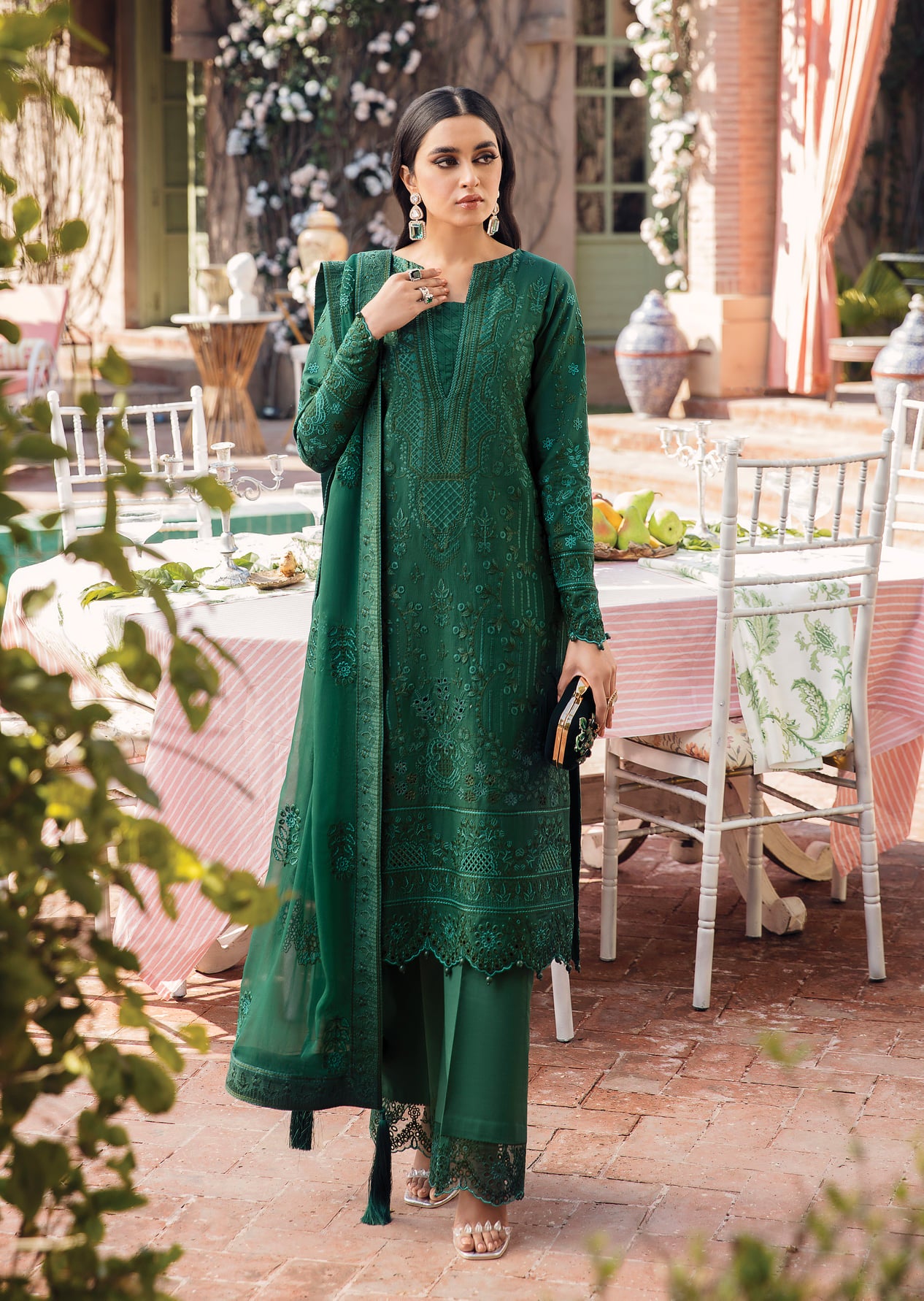 Gulal Luxury Embroidered Lawn'22 - Amelia - 01