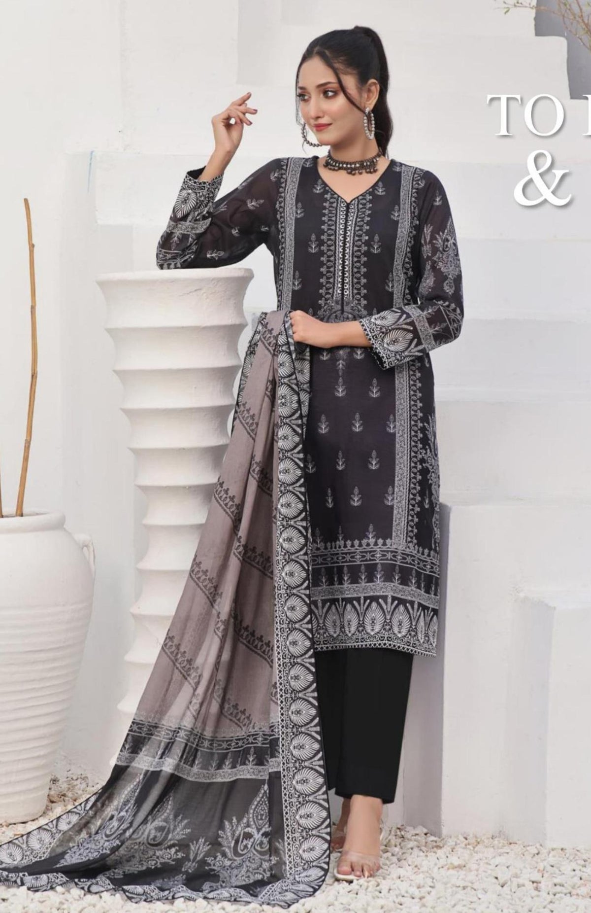 Monochrome - Maryam's Summer Black & White Luxury Prints - AB-06-24