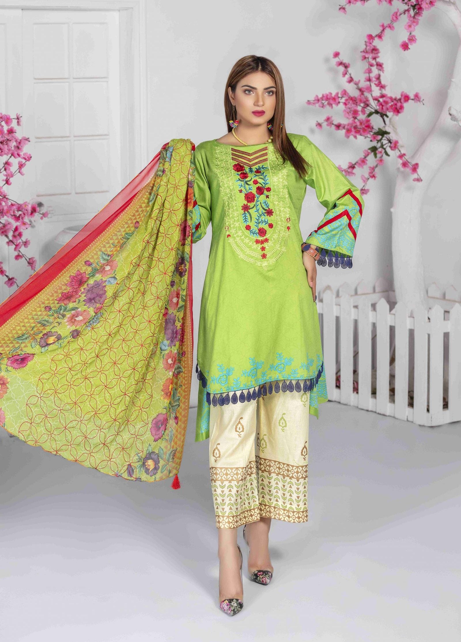 FLORAL FANTASIE LUXURY LAWN SS'21 (EMBROIDERED DUPATTA) - 05