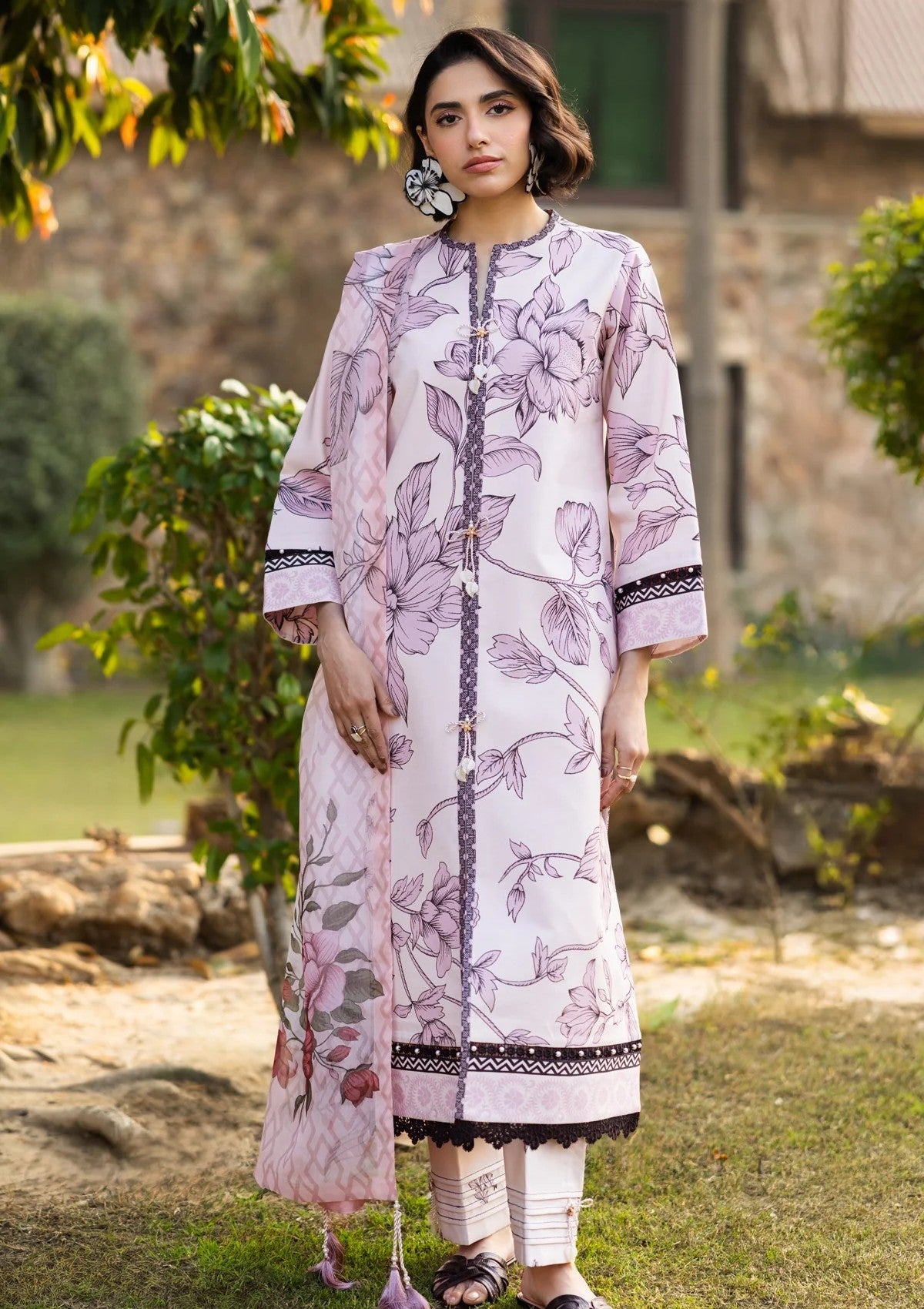 Alizeh Luxury Lawn Prints 3PC Un-Stitched Suit - AF-PL-6036 - Rafaello