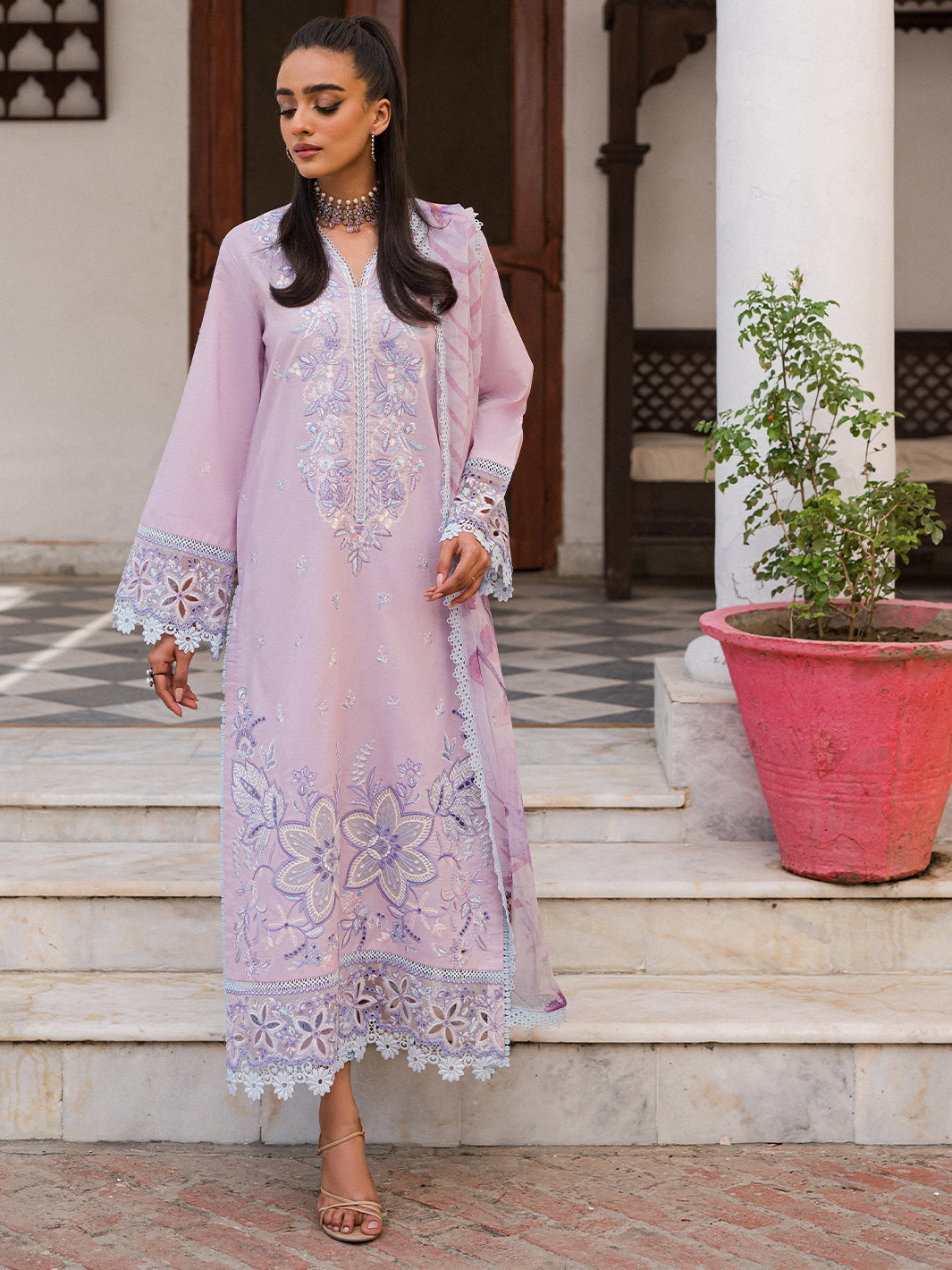Mushq-Roheenaz Wisteria Summer Lawn - DIBA