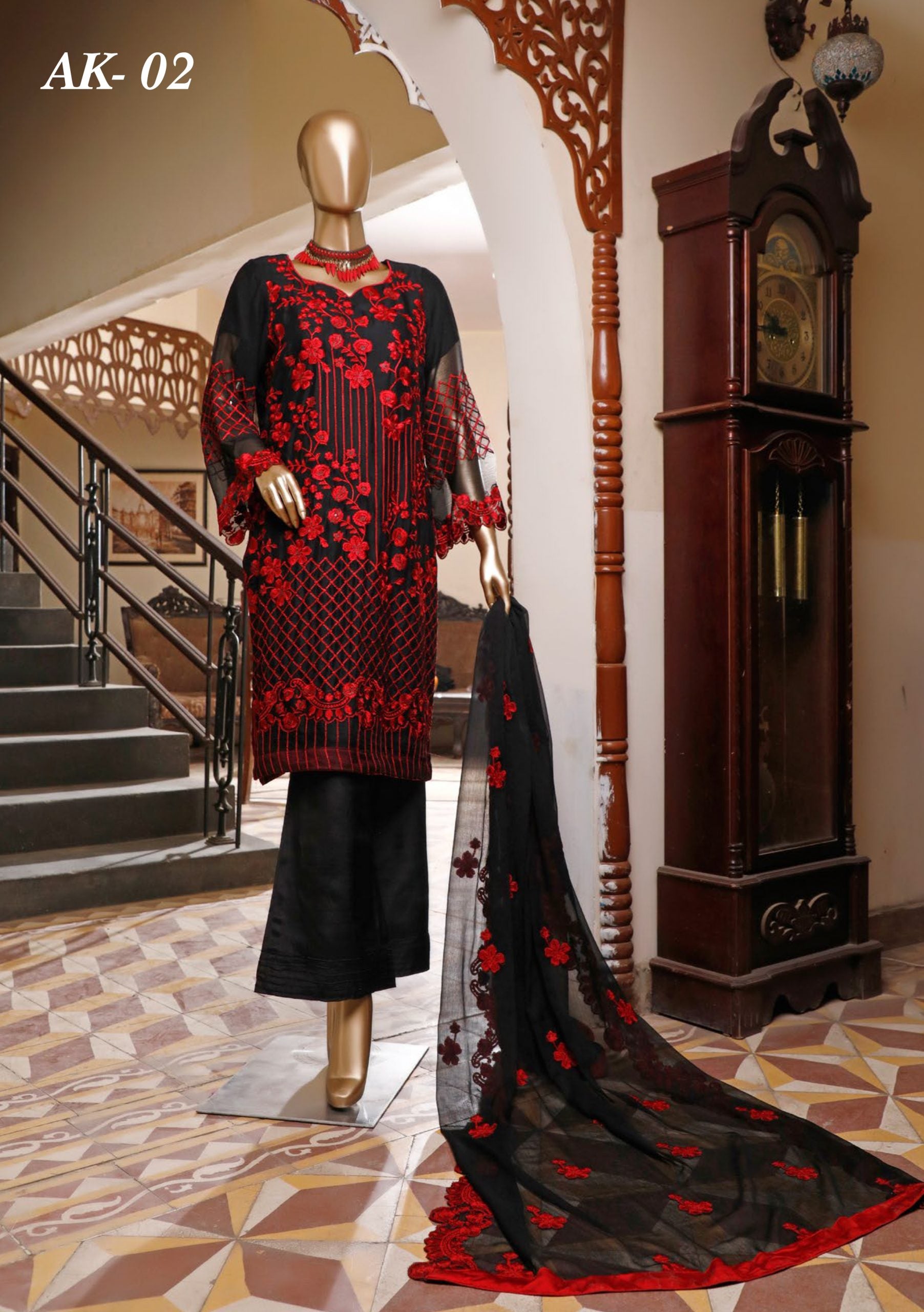 URBAN QUEEN - 02 BLACK CHIFFON