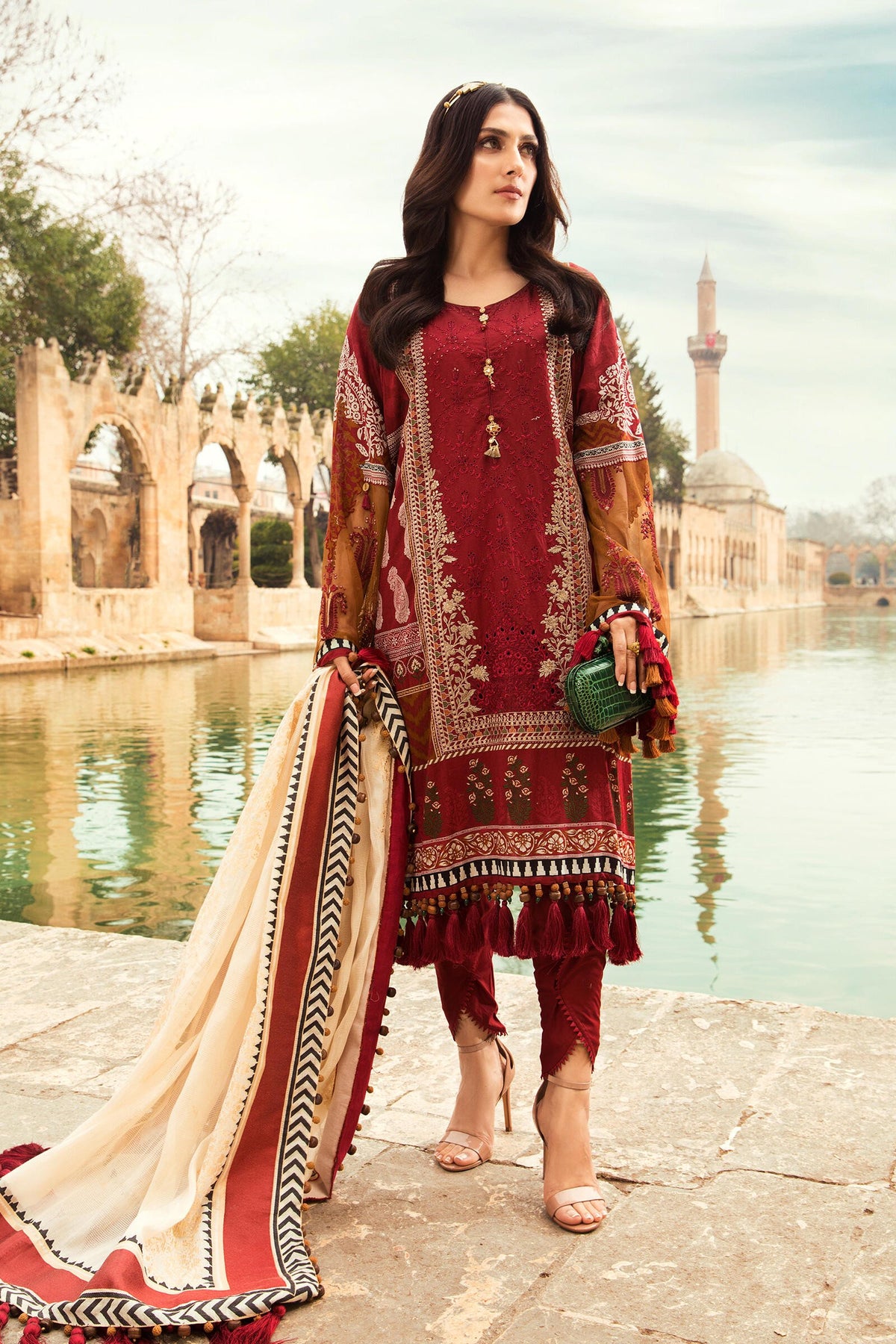 Maria.B Luxury Lawn Embroidered - 2A