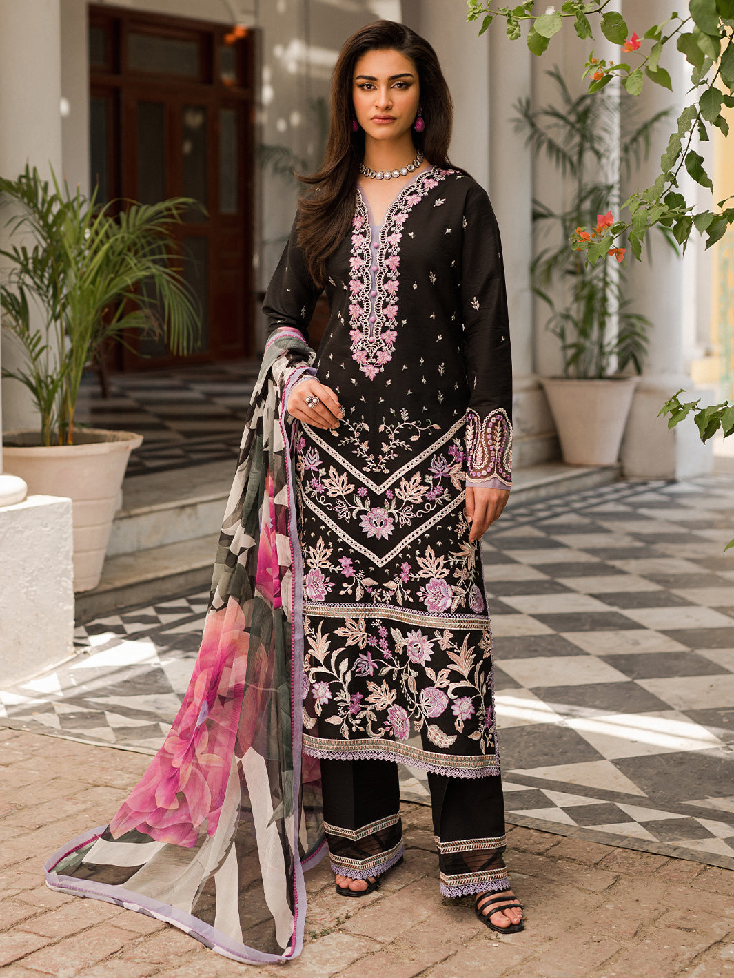 Mushq-Roheenaz Wisteria Summer Lawn - HAYAT