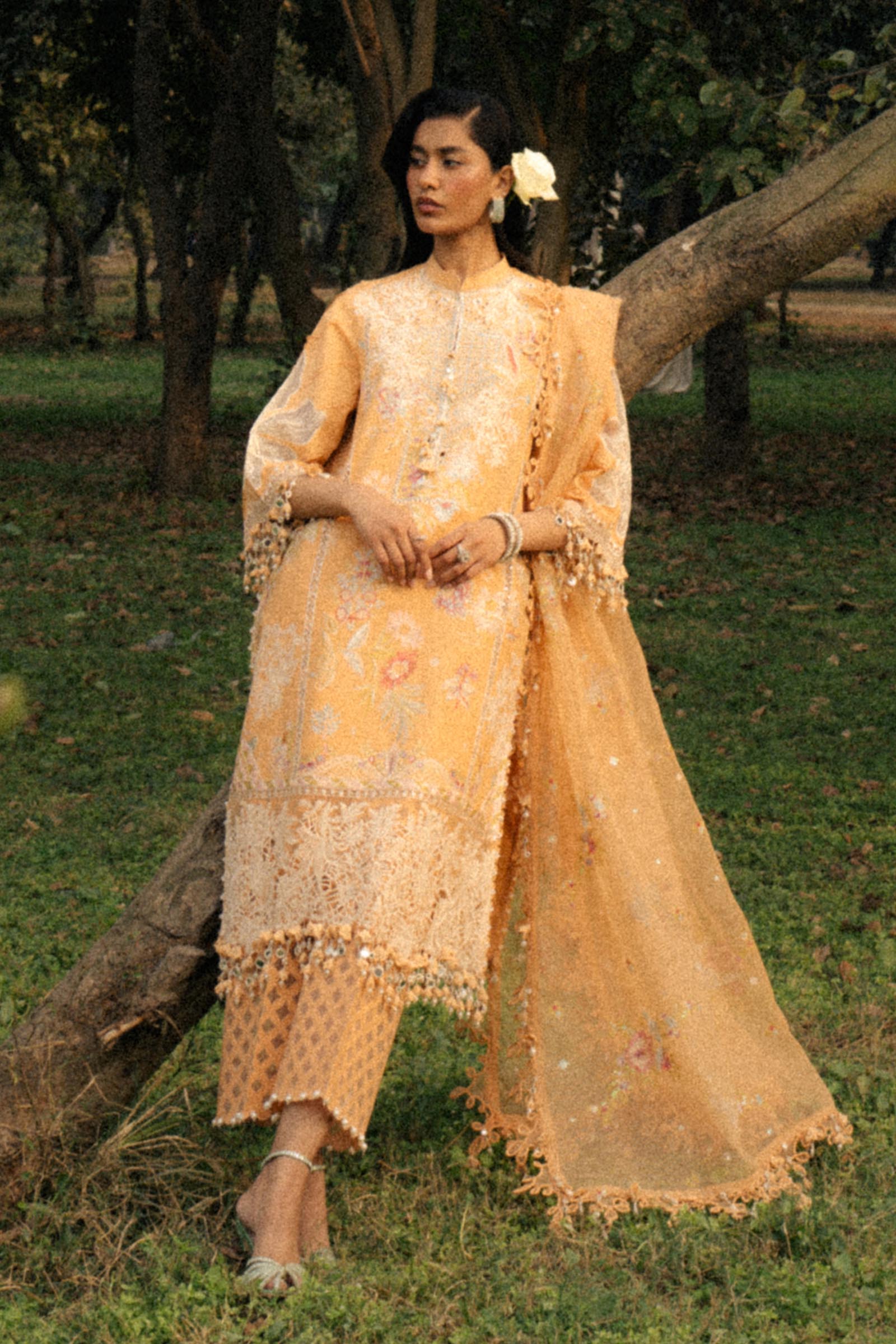 Sana Safinaz Luxury Embroidered Lawn Suits Unstitched 3 Piece SS25MH D-8B - Summer Collection