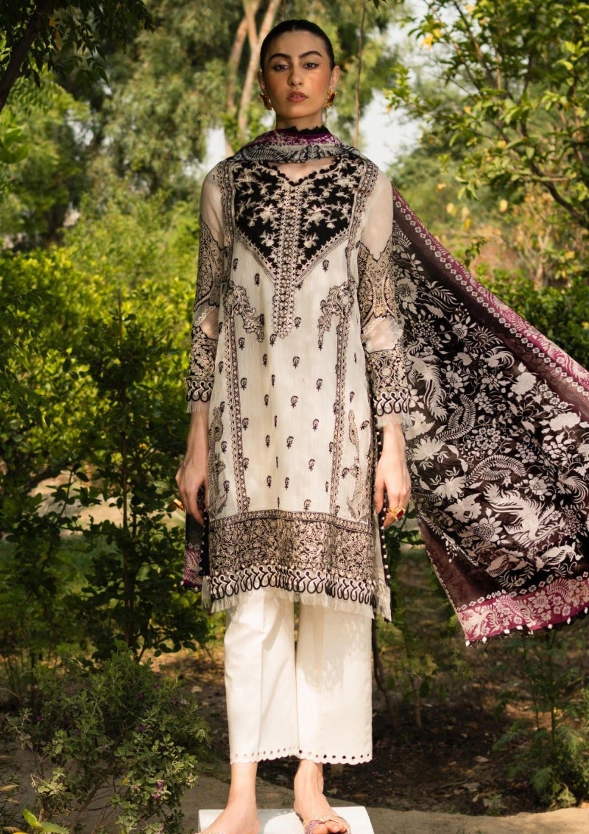Sana Safinaz Luxury Muzlin Lawn Embroidered - 3B