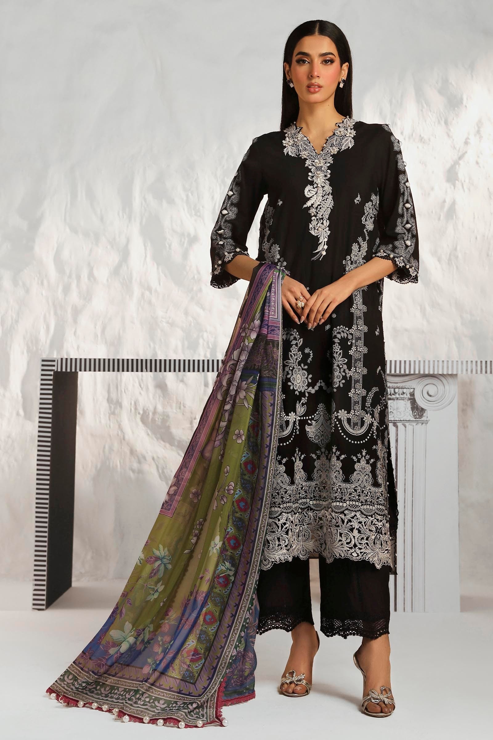 Sana Safinaz Luxury Muzlin Lawn Embroidered - M242-008A-CKK