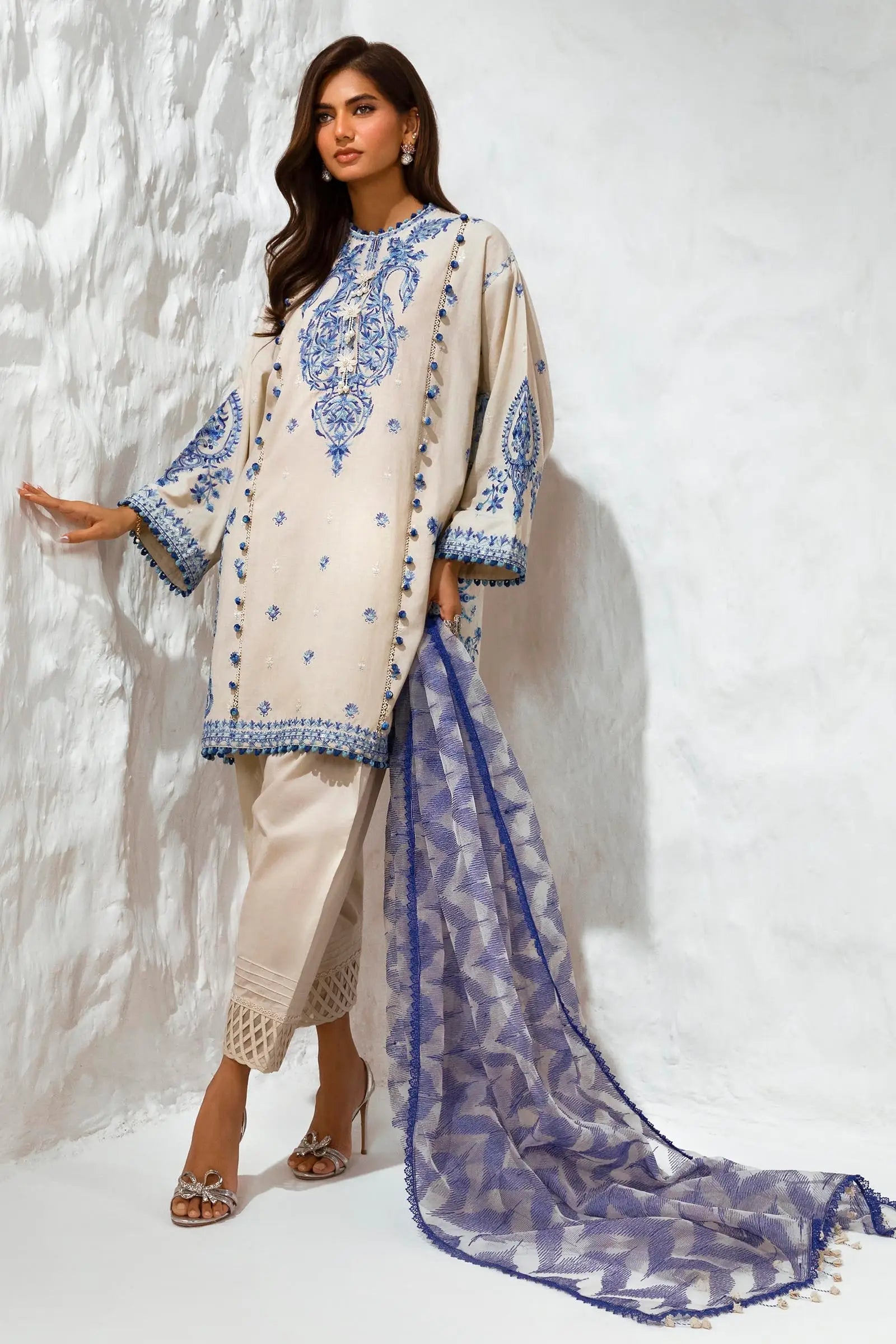 Sana Safinaz Luxury Muzlin Lawn Embroidered - M242-009A-CT-