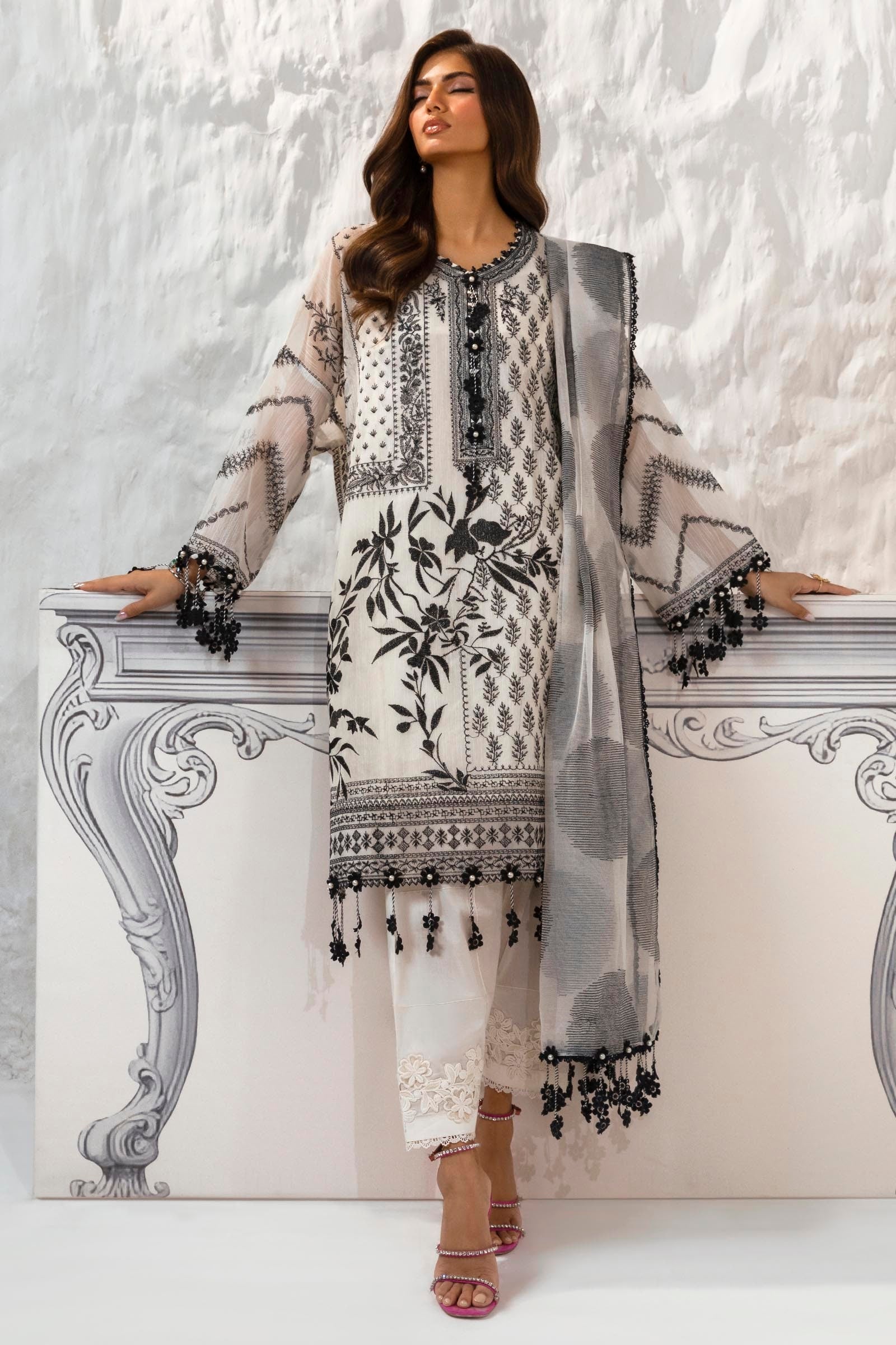 Sana Safinaz Luxury Muzlin Lawn Embroidered - M242-010B-CT