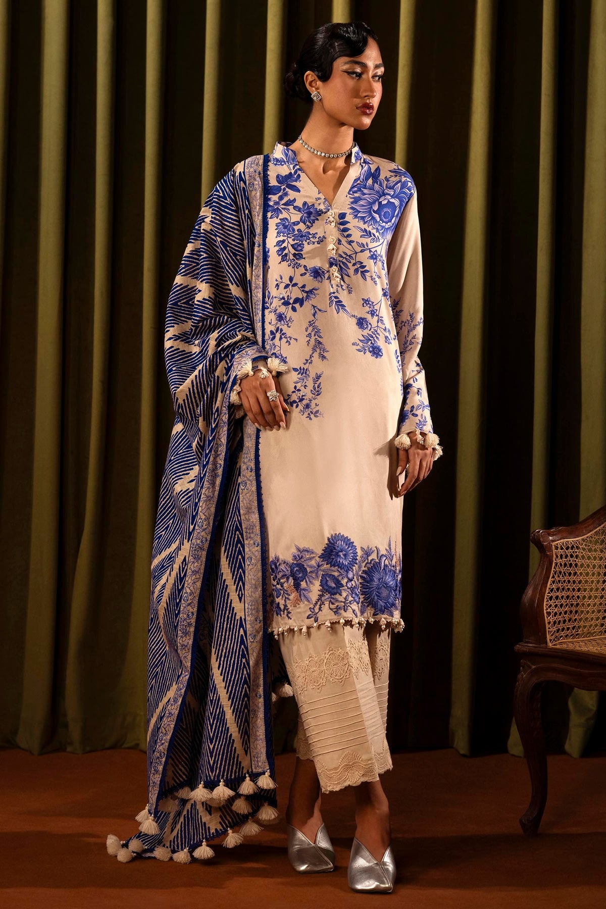 Sana Safinaz Embroidered Linen Suits Unstitched 3 Piece M243-018A-3CQ - Luxury Winter Collection