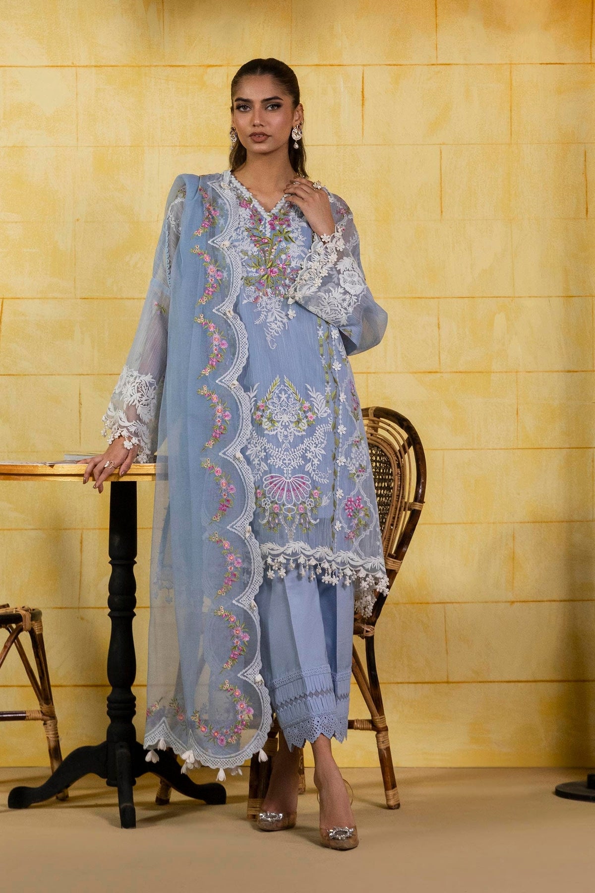Sana Safinaz Luxury Muzlin Embroidered Lawn – M251-009B-3CS