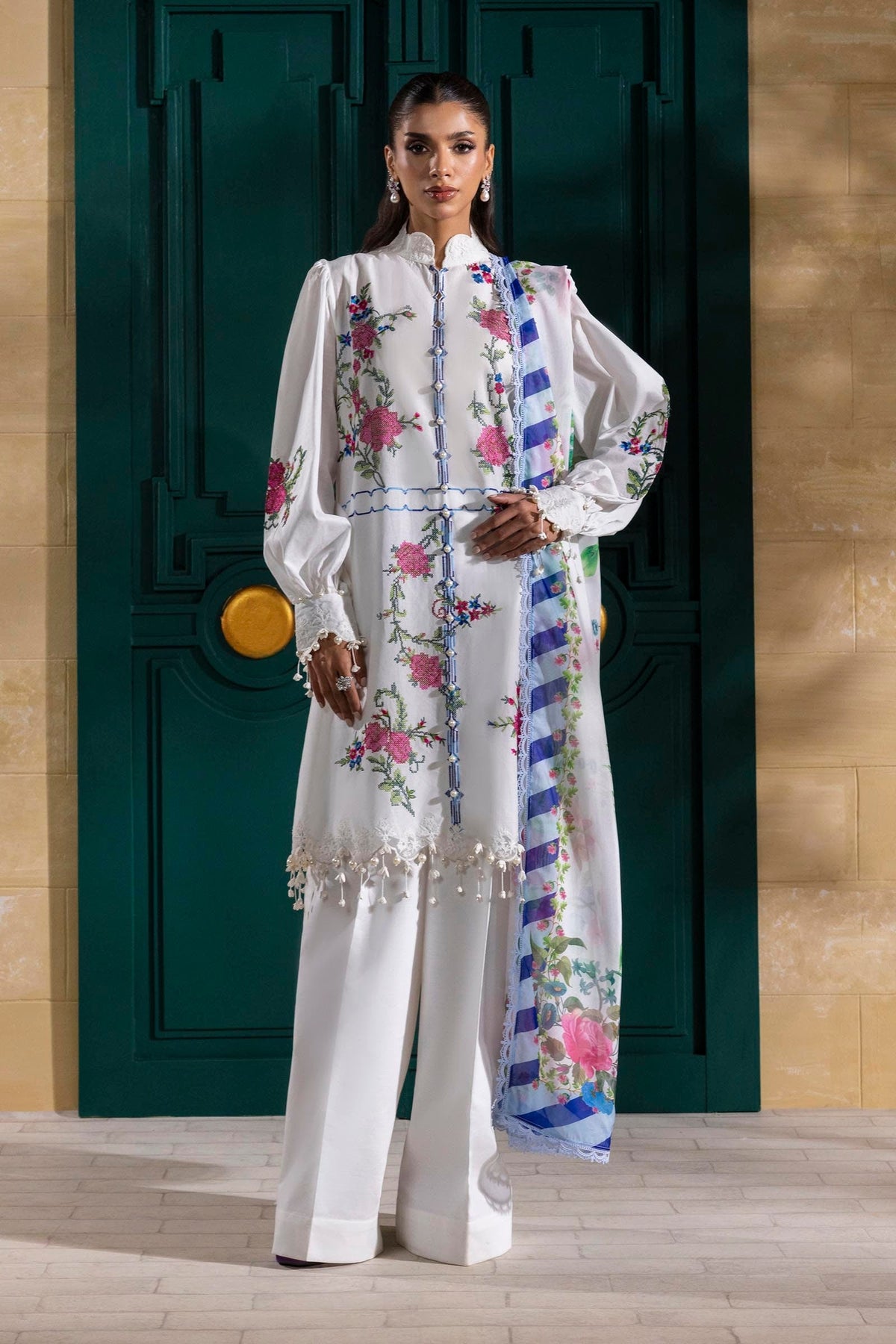 Sana Safinaz Luxury Muzlin Embroidered Lawn – M251-013A-3CS
