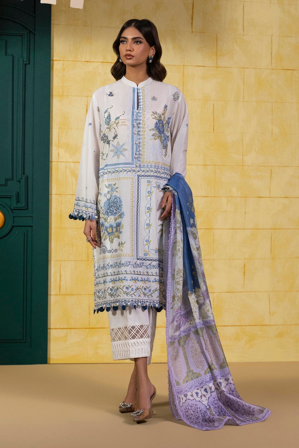 Sana Safinaz Luxury Muzlin Embroidered Lawn – M251-018A-3CS