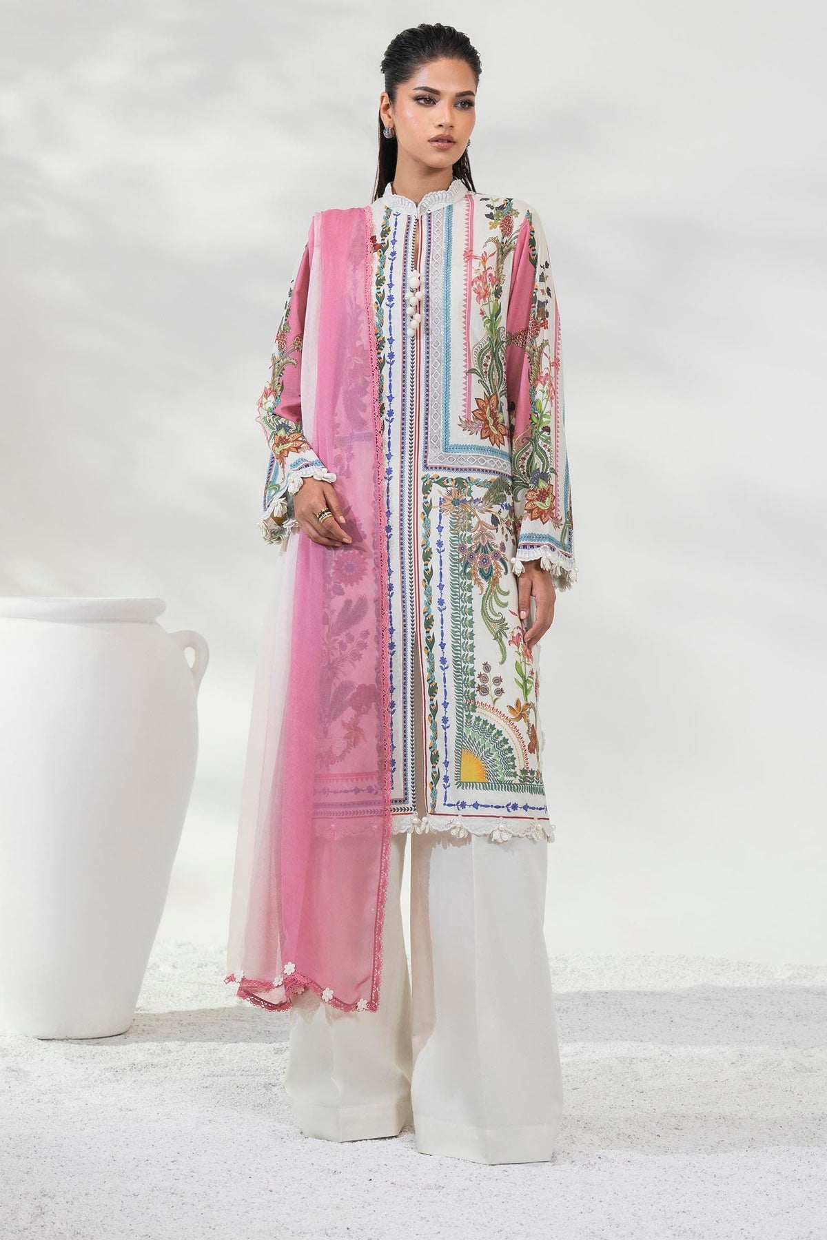 Sana Safinaz Luxury Muzlin Embroidered Lawn – M252-006B-3CS