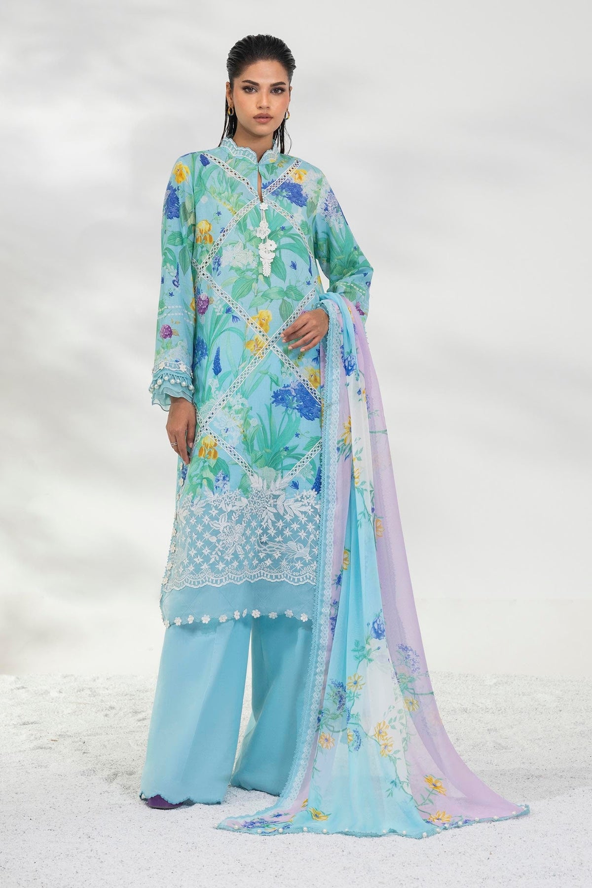 Sana Safinaz Luxury Muzlin Embroidered Lawn – M252-007B-CI